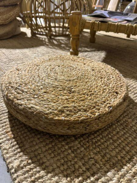 Location de pouf en jute pour votre mariage en Ille-et-Vilaine